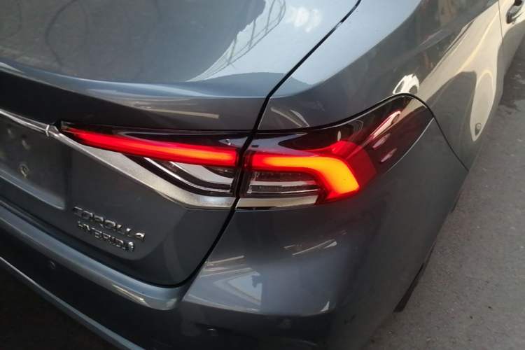 Used Toyota Corolla 2019 Dual-Engine 1.8L E-CVT GL-i Elite Edition Right Rear Taillight