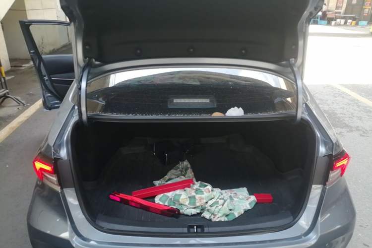 Used Toyota Corolla 2019 Dual-Engine 1.8L E-CVT GL-i Elite Edition Trunk