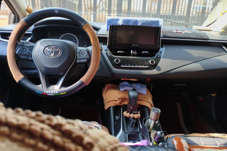 Used Toyota Corolla 2019 1.2T S-CVT GL-i Elite Edition Center Console