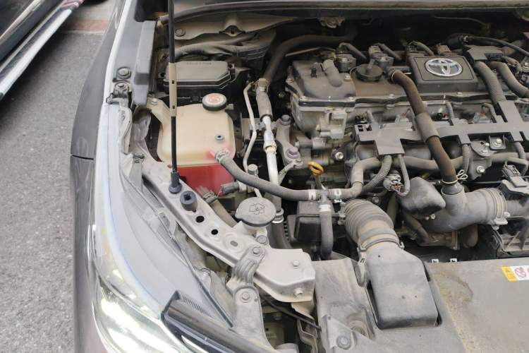 Used Toyota Corolla 2019 Dual-Engine 1.8L E-CVT GL-i Elite Edition Engine Bay Right