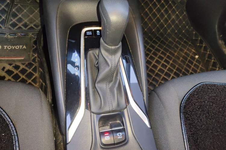 Used Toyota Corolla 2019 Dual-Engine 1.8L E-CVT GL-i Elite Edition Gear Lever
