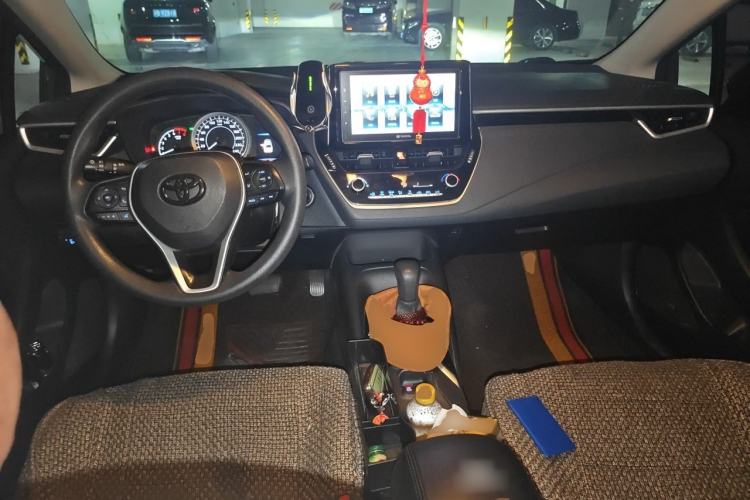 Used Toyota Corolla 2019 1.2T S-CVT GL-i Elite Edition Center Console