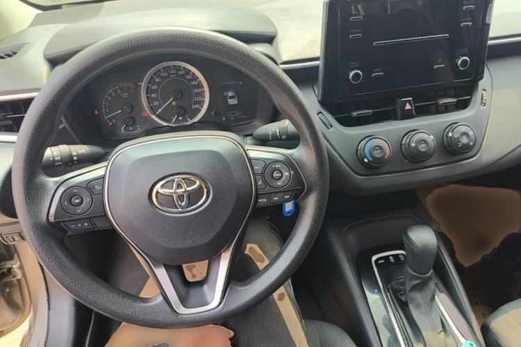 Used Toyota Corolla 2019 1.2T S-CVT GL Pioneer Edition Center Console