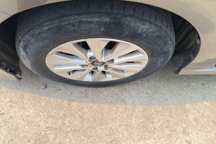 Used Toyota Corolla 2019 1.2T S-CVT GL Pioneer Edition Left Front Wheel Hub
