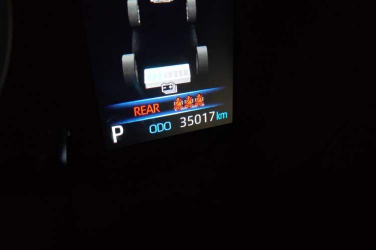 Used Toyota Corolla 2019 Dual-Engine 1.8L E-CVT GL-i Elite Edition Odometer Close Up