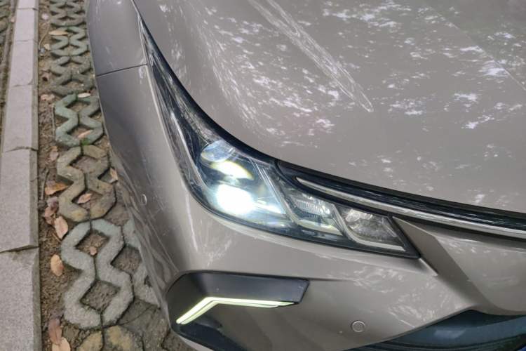 Used Toyota Corolla 2019 1.2T S-CVT GL Pioneer Edition Right Front Headlight