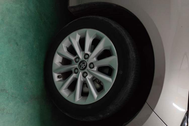 Used Toyota Corolla 2019 Dual-Engine 1.8L E-CVT GL-i Elite Edition Right Front Wheel Hub