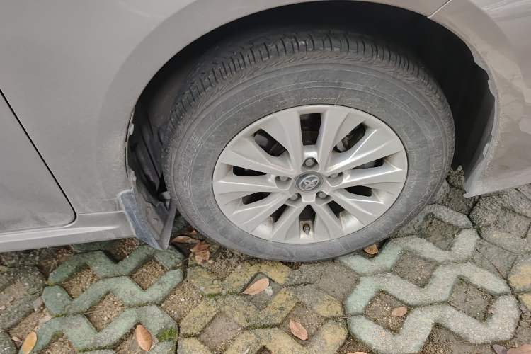 Used Toyota Corolla 2019 1.2T S-CVT GL Pioneer Edition Right Front Wheel Hub