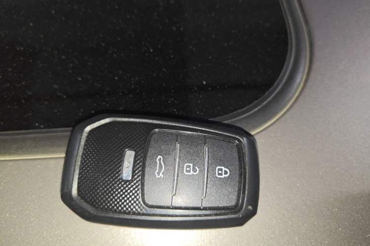 Used Toyota Corolla 2019 Dual-Engine 1.8L E-CVT GL-i Elite Edition Vehicle Key