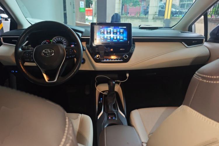 Used Toyota Corolla 2019 1.2T S-CVT GL-i Luxury Edition Center Console