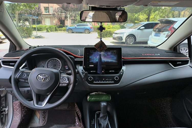 Used Toyota Corolla 2019 1.2T S-CVT GL-i Elite Edition Center Console