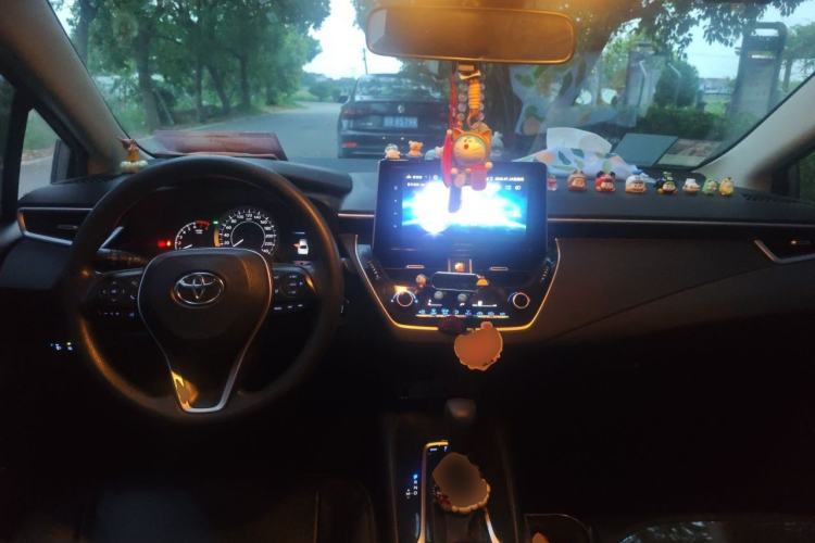 Used Toyota Corolla 2019 1.2T S-CVT GL-i Elite Edition Center Console
