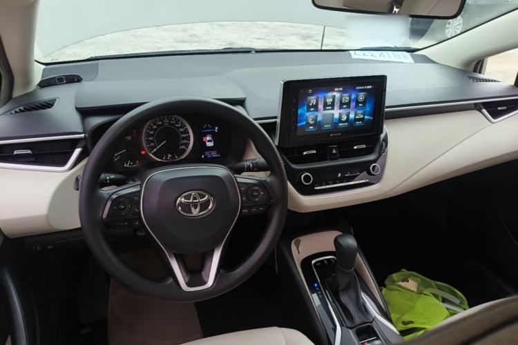 Used Toyota Corolla 2019 1.2T S-CVT GL-i Elite Edition Center Console