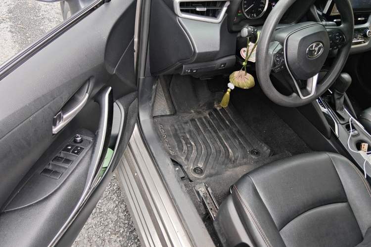 Used Toyota Corolla 2019 Dual-Engine 1.8L E-CVT GL-i Elite Edition Driver Seat
