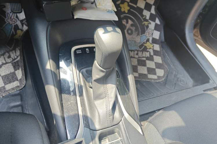 Used Toyota Corolla 2019 Dual-Engine 1.8L E-CVT GL-i Pioneer Edition Gear Lever