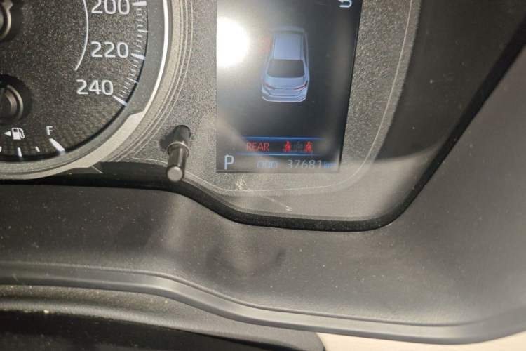 Used Toyota Corolla 2019 1.2T S-CVT GL-i Luxury Edition Odometer Close Up