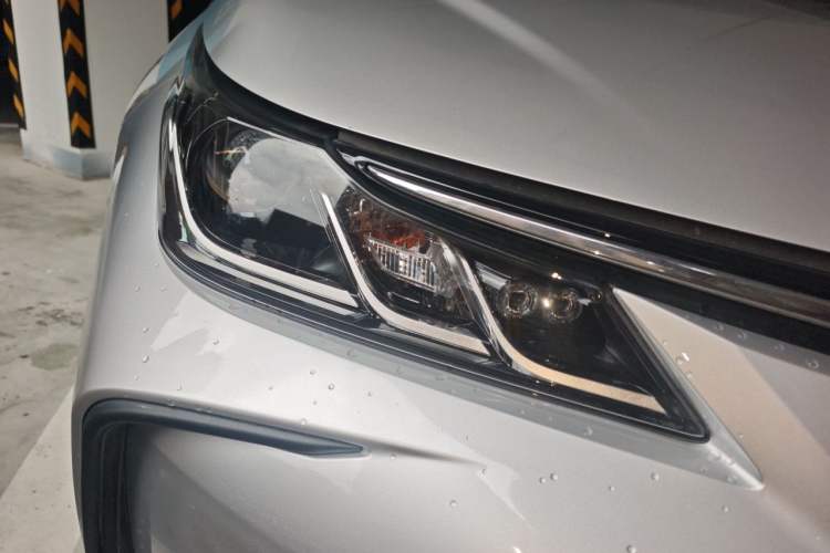 Used Toyota Corolla 2019 1.2T S-CVT GL-i Luxury Edition Right Front Headlight