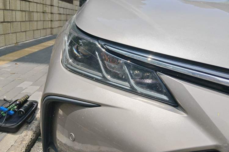 Used Toyota Corolla 2019 Dual-Engine 1.8L E-CVT GL-i Elite Edition Right Front Headlight