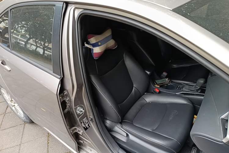 Used Toyota Corolla 2019 1.2T S-CVT GL Pioneer Edition Right Front Seat