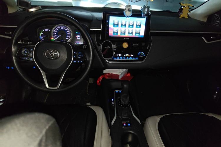 Used Toyota Corolla 2019 Dual-Engine 1.8L E-CVT GL-i Elite Edition Center Console