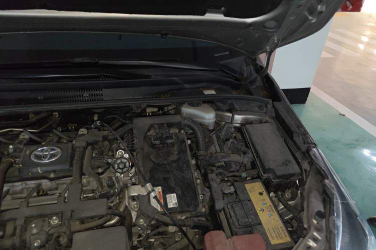 Used Toyota Corolla 2019 Dual-Engine 1.8L E-CVT GL-i Elite Edition Engine Bay Left