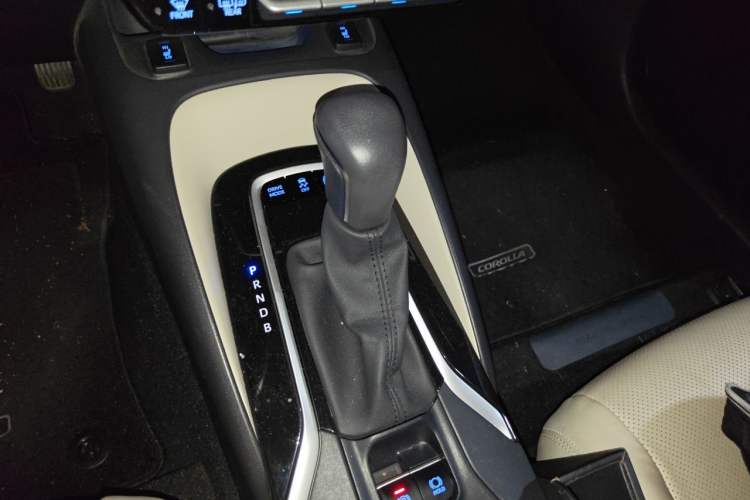 Used Toyota Corolla 2019 Dual-Engine 1.8L E-CVT Flagship Edition Gear Lever