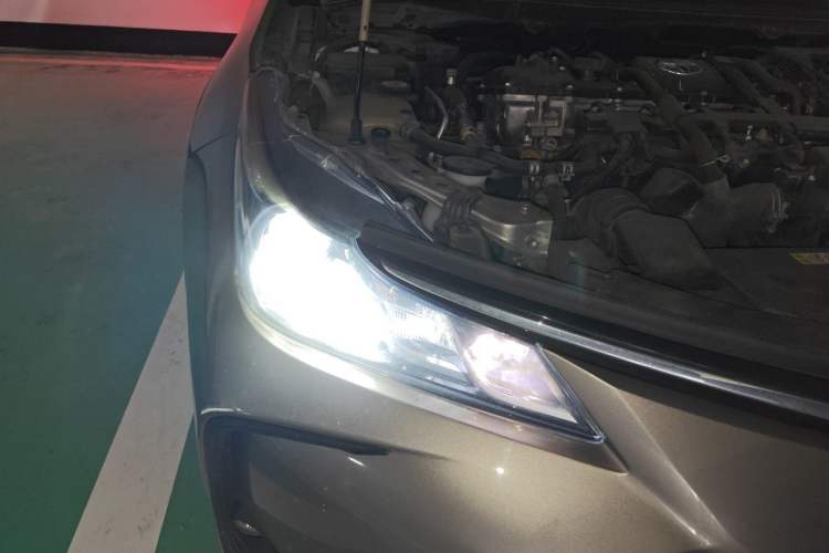 Used Toyota Corolla 2019 Dual-Engine 1.8L E-CVT GL-i Elite Edition Right Front Headlight