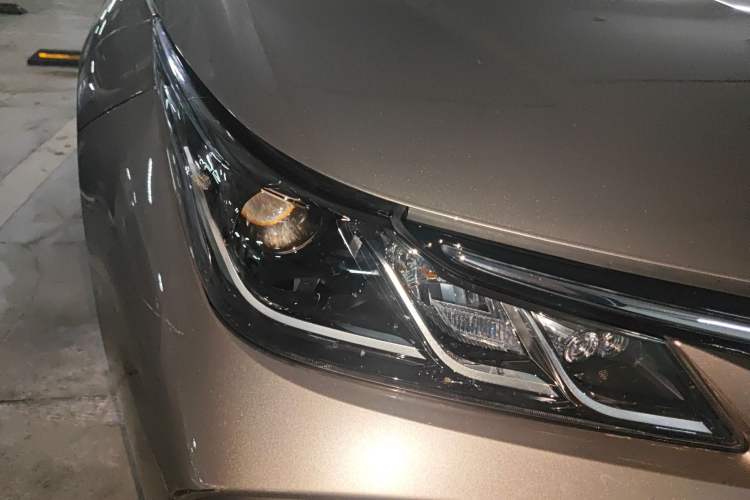 Used Toyota Corolla 2019 1.2T S-CVT GL Pioneer Edition Right Front Headlight