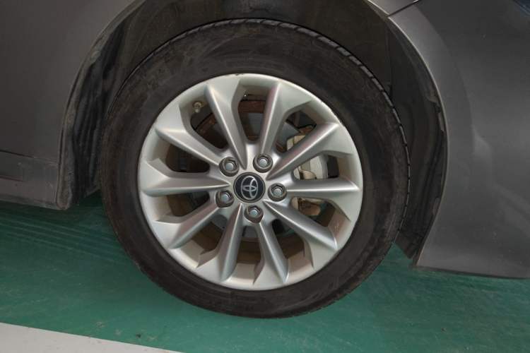 Used Toyota Corolla 2019 Dual-Engine 1.8L E-CVT GL-i Elite Edition Right Front Wheel Hub