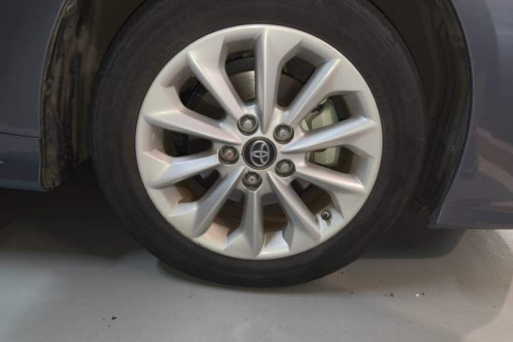 Used Toyota Corolla 2019 Dual-Engine 1.8L E-CVT Flagship Edition Right Front Wheel Hub