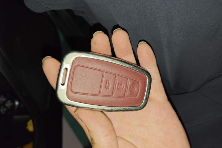 Used Toyota Corolla 2019 Dual-Engine 1.8L E-CVT GL-i Elite Edition Vehicle Key