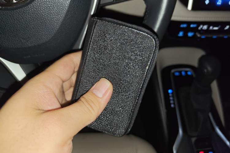 Used Toyota Corolla 2019 Dual-Engine 1.8L E-CVT Flagship Edition Vehicle Key