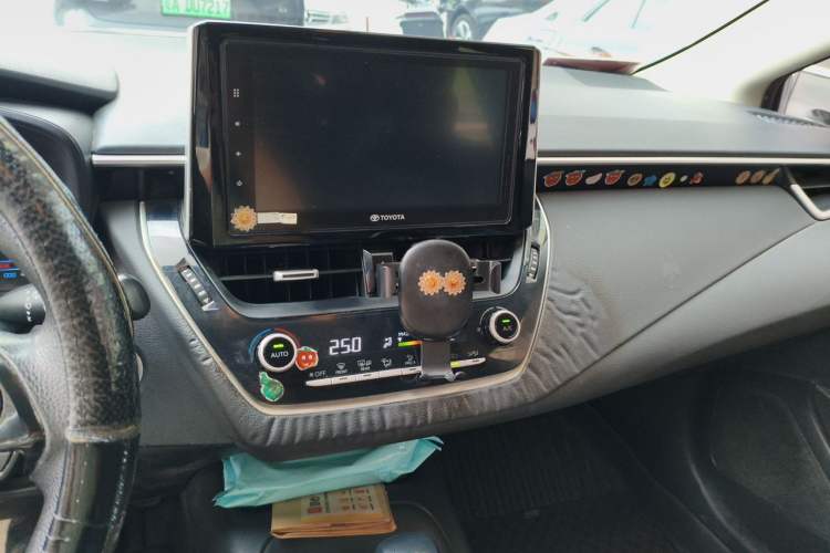 Used Toyota Corolla 2019 Dual-Engine 1.8L E-CVT GL-i Elite Edition Audio And AC Panel