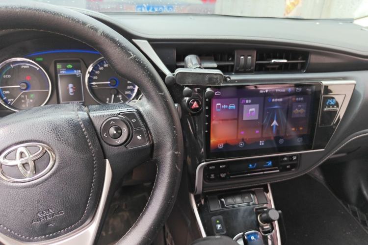 Used Toyota Corolla 2019 Dual-Engine 1.8L E-CVT GL-i Pioneer Edition Center Console