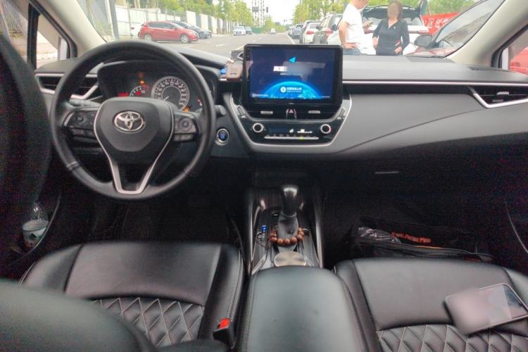 Used Toyota Corolla 2019 1.2T S-CVT GL-i Elite Edition Center Console