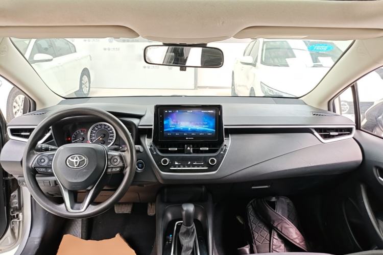 Used Toyota Corolla 2019 1.2T S-CVT GL-i Elite Edition Center Console