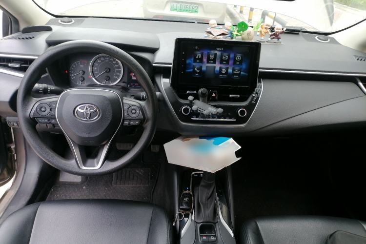 Used Toyota Corolla 2019 1.2T S-CVT GL-i Elite Edition Center Console