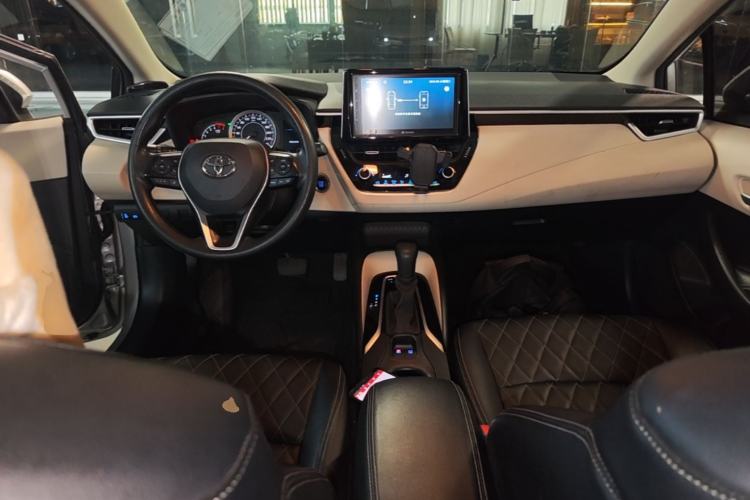Used Toyota Corolla 2019 1.2T S-CVT GL-i Elite Edition Center Console