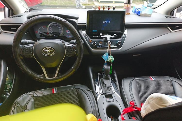 Used Toyota Corolla 2019 1.2T S-CVT GL-i Elite Edition Center Console