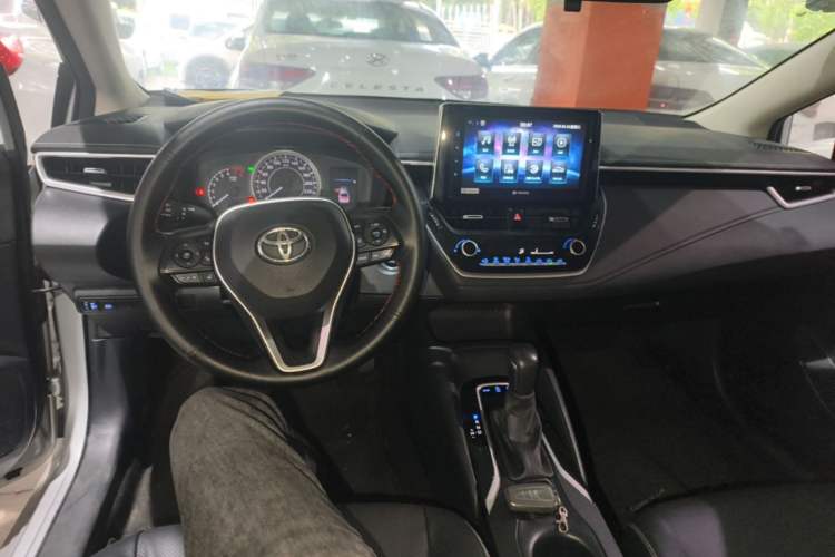 Used Toyota Corolla 2019 1.2T S-CVT GL-i Luxury Edition Center Console