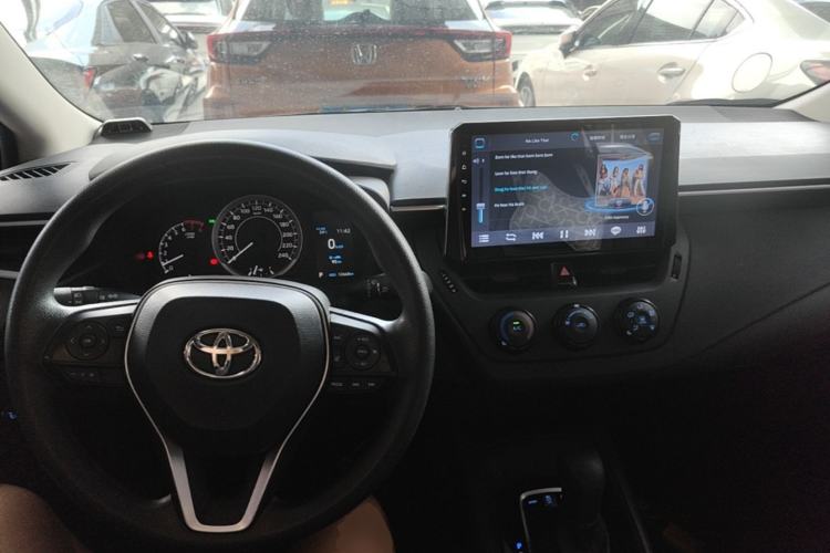 Used Toyota Corolla 2019 1.2T S-CVT GL Pioneer Edition Center Console