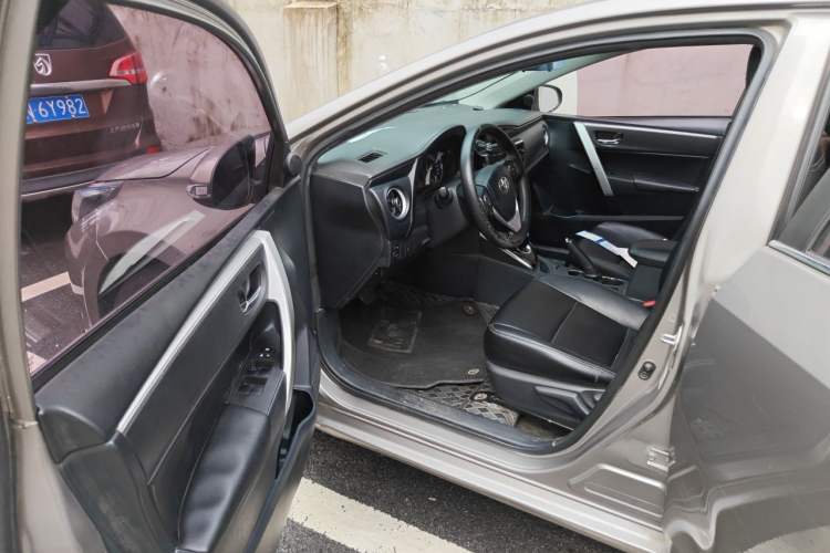 Used Toyota Corolla 2019 Dual-Engine 1.8L E-CVT GL-i Pioneer Edition Driver Seat