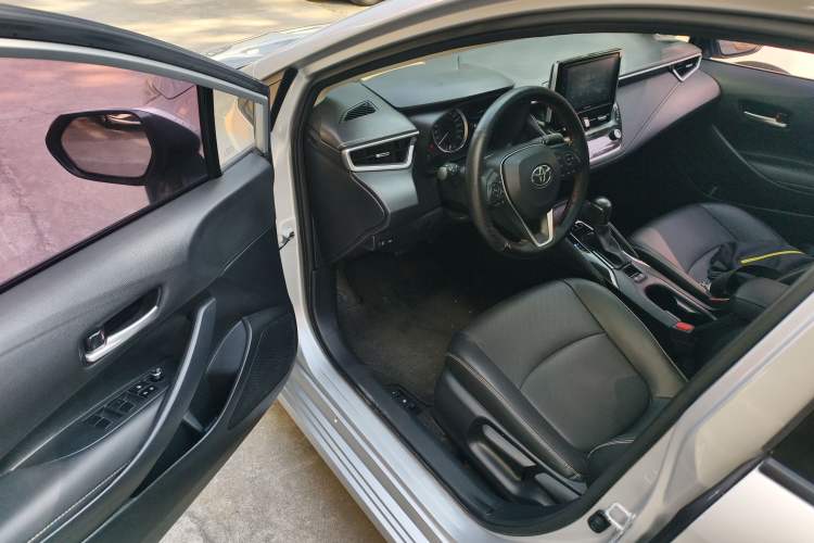 Used Toyota Corolla 2019 1.2T S-CVT GL-i Luxury Edition Driver Seat
