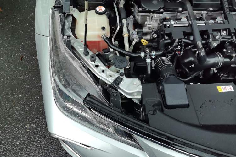 Used Toyota Corolla 2019 Dual-Engine 1.8L E-CVT GL-i Elite Edition Engine Bay Right