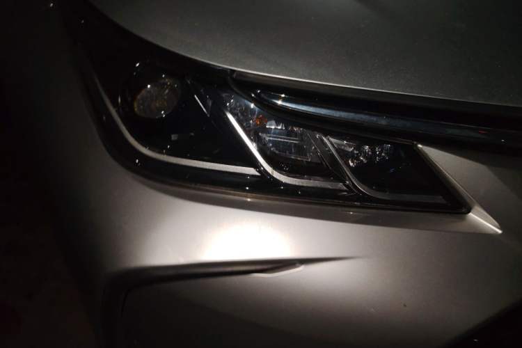 Used Toyota Corolla 2019 1.2T S-CVT GL-i Elite Edition Right Front Headlight
