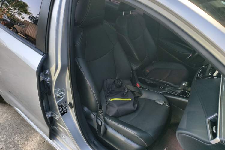 Used Toyota Corolla 2019 1.2T S-CVT GL-i Luxury Edition Right Front Seat