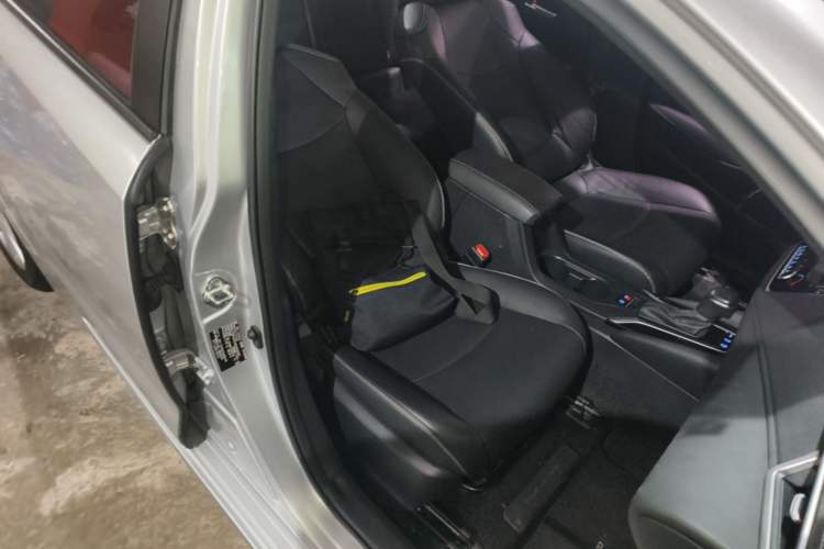 Used Toyota Corolla 2019 1.2T S-CVT GL-i Luxury Edition Right Front Seat