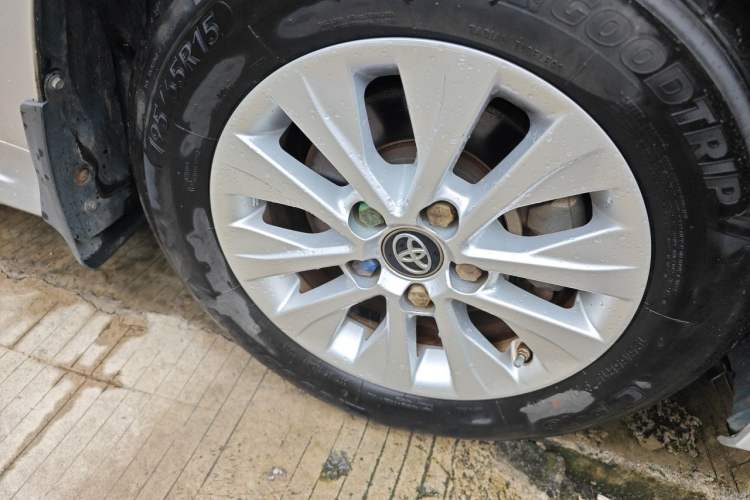Used Toyota Corolla 2019 1.2T S-CVT GL Pioneer Edition Right Front Wheel Hub