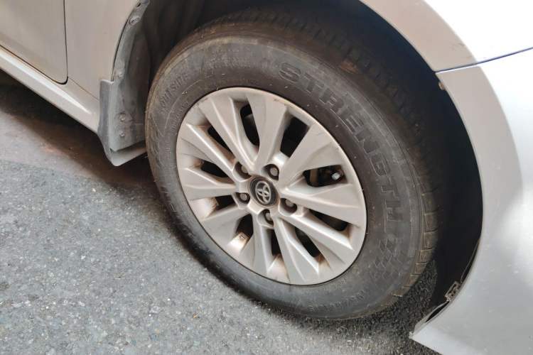 Used Toyota Corolla 2019 1.2T S-CVT GL Pioneer Edition Right Front Wheel Hub