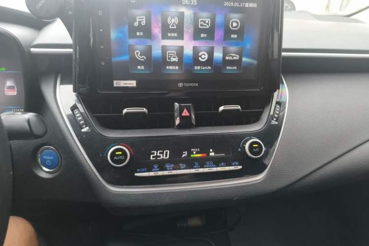 Used Toyota Corolla 2019 Dual-Engine 1.8L E-CVT GL-i Elite Edition Audio And AC Panel
